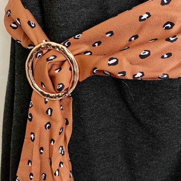 Set of 4 Gold-Toned Round Scarf Rings – Hammered T-Shirt Tie Clips / Scarf Styli - Picture 10 of 15